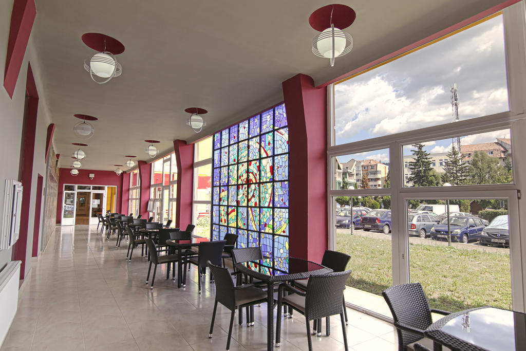 فندق Complex Balnear Cerbul كوفزنا المظهر الخارجي الصورة